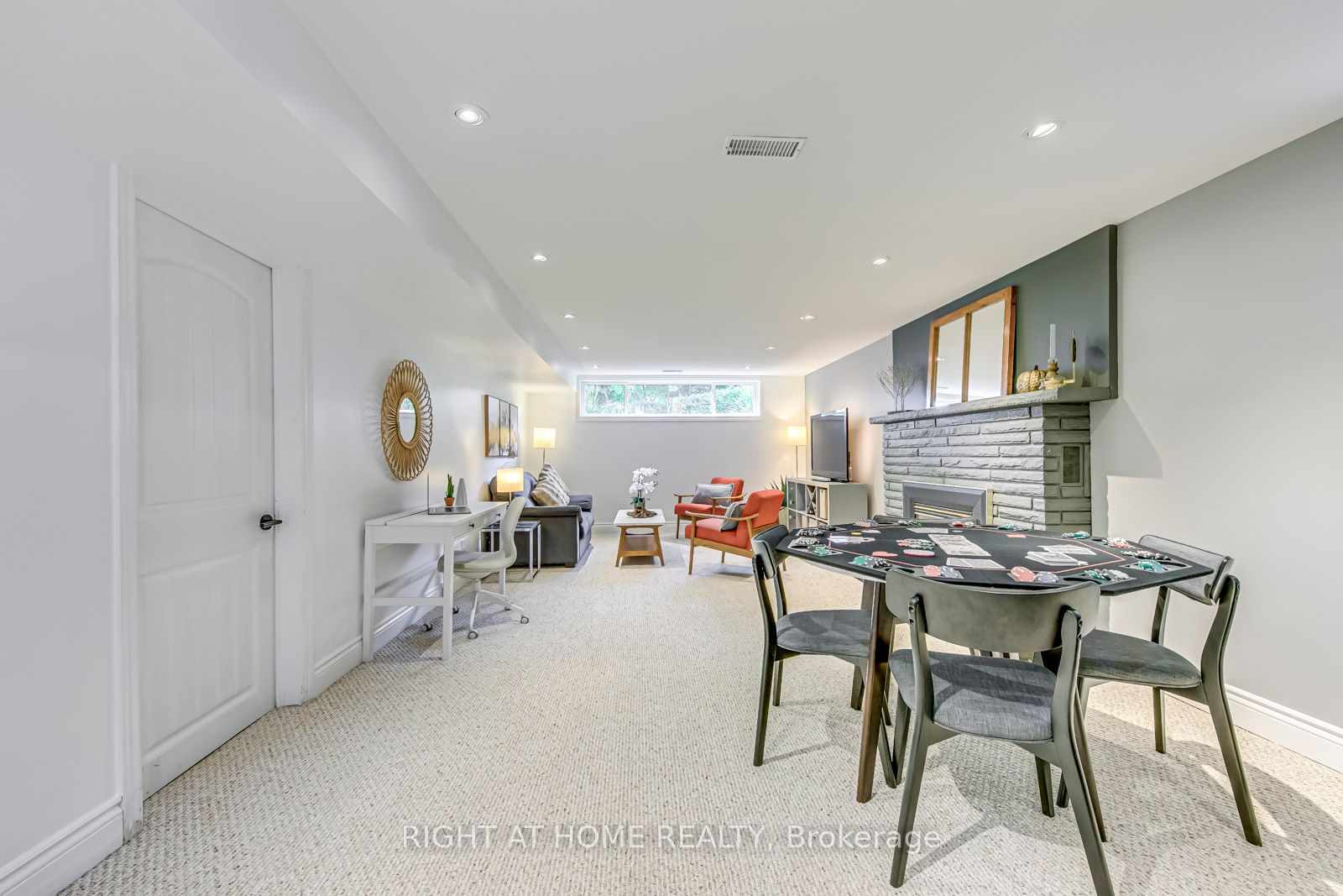 1306 Napier Cres