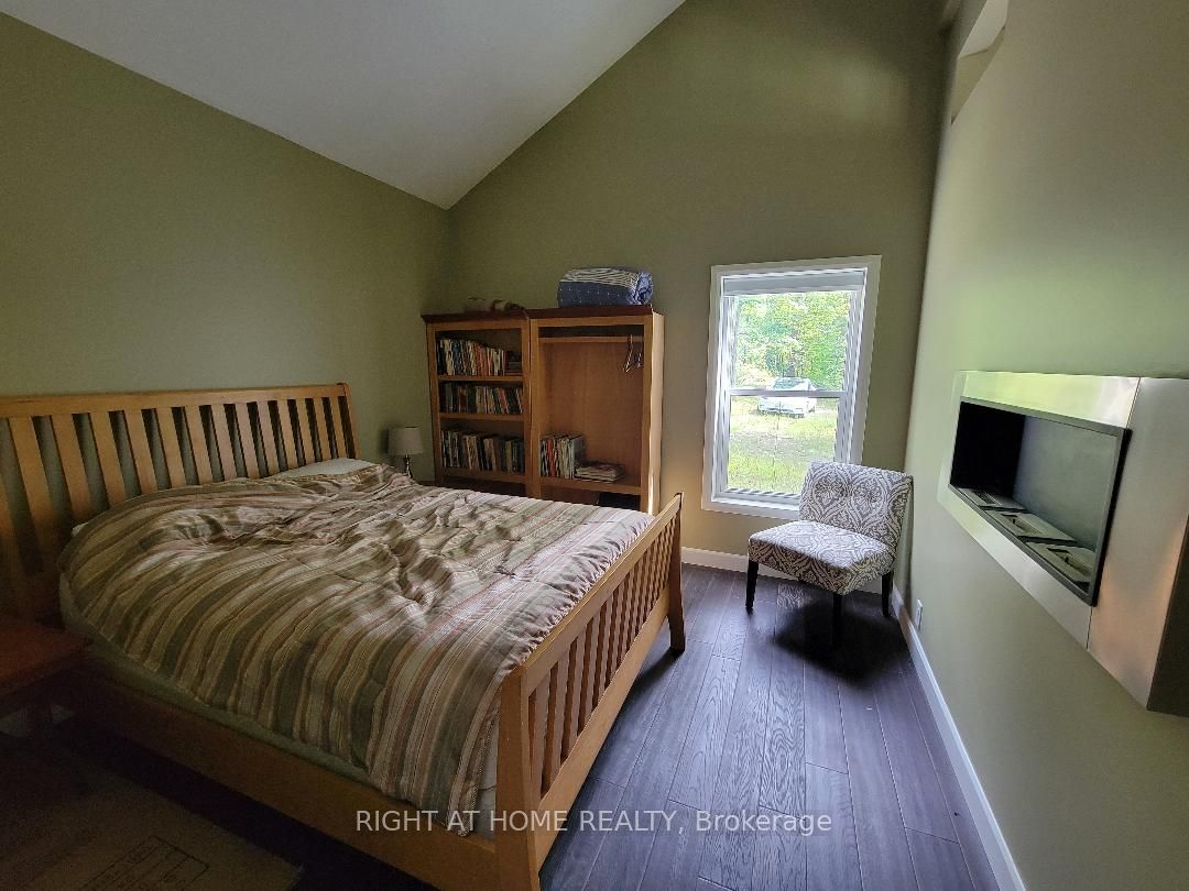 40 Pineview Crt