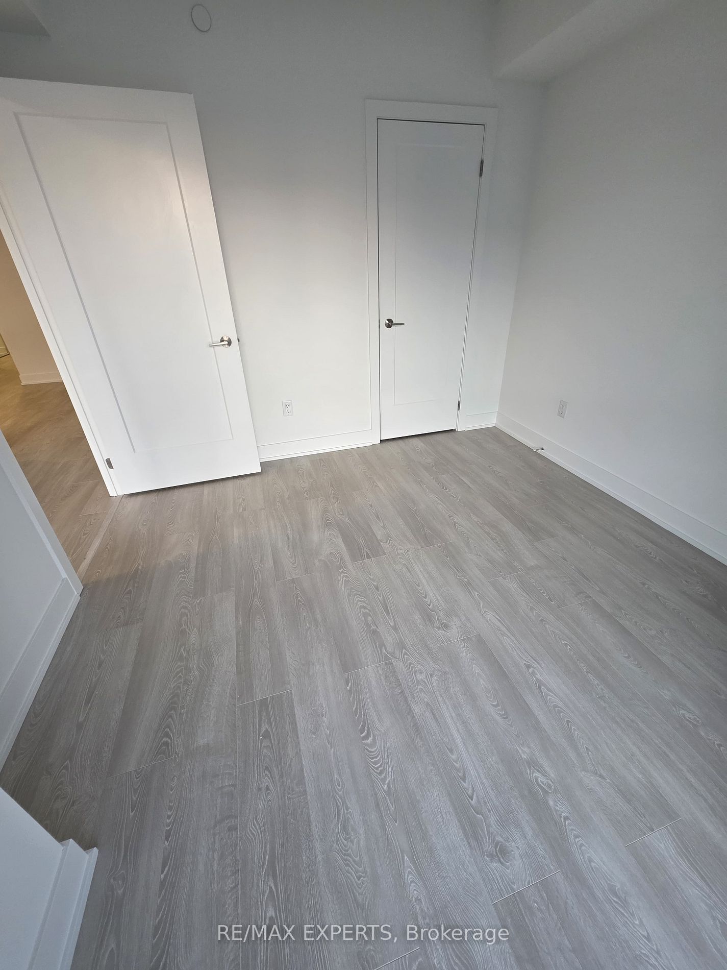 2545 N Simcoe St 2414