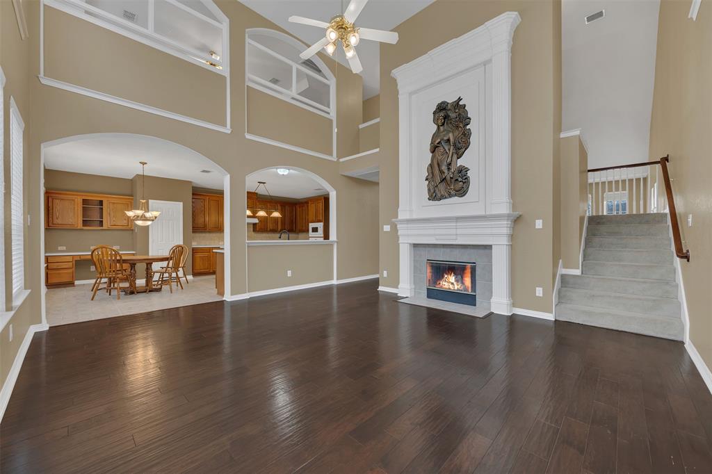 9909 Oakmont Court