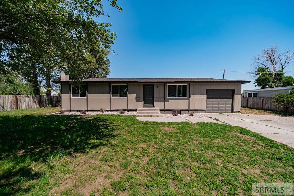 716 E 1550 N