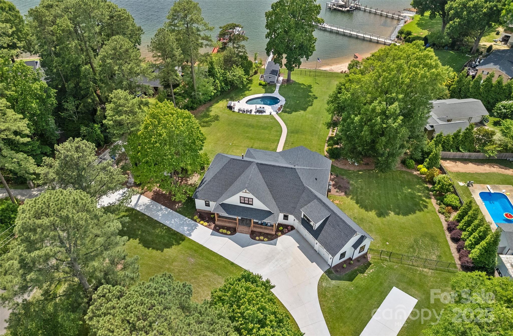 106 Beachview Drive, Mooresville, NC