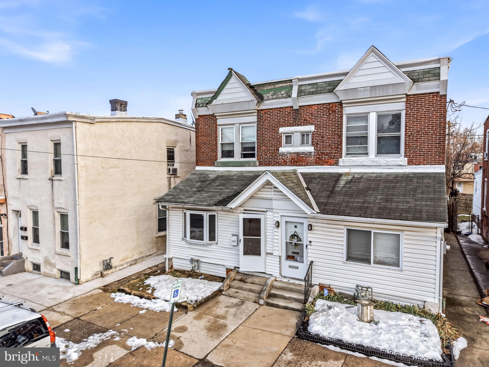 507 W 7th St  