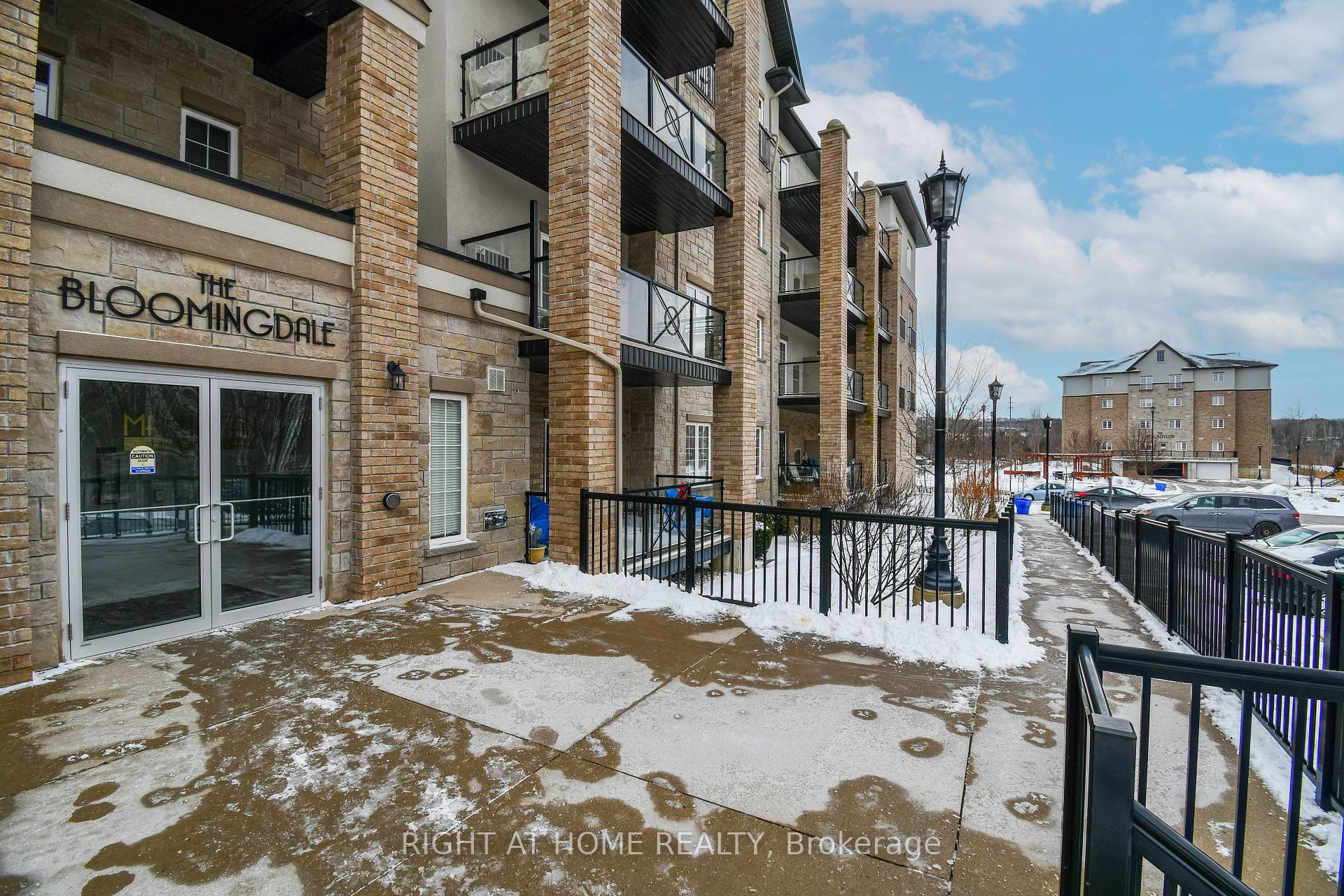 40 S Ferndale Dr 409