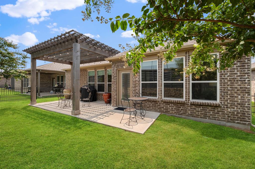 7712 Monument Drive