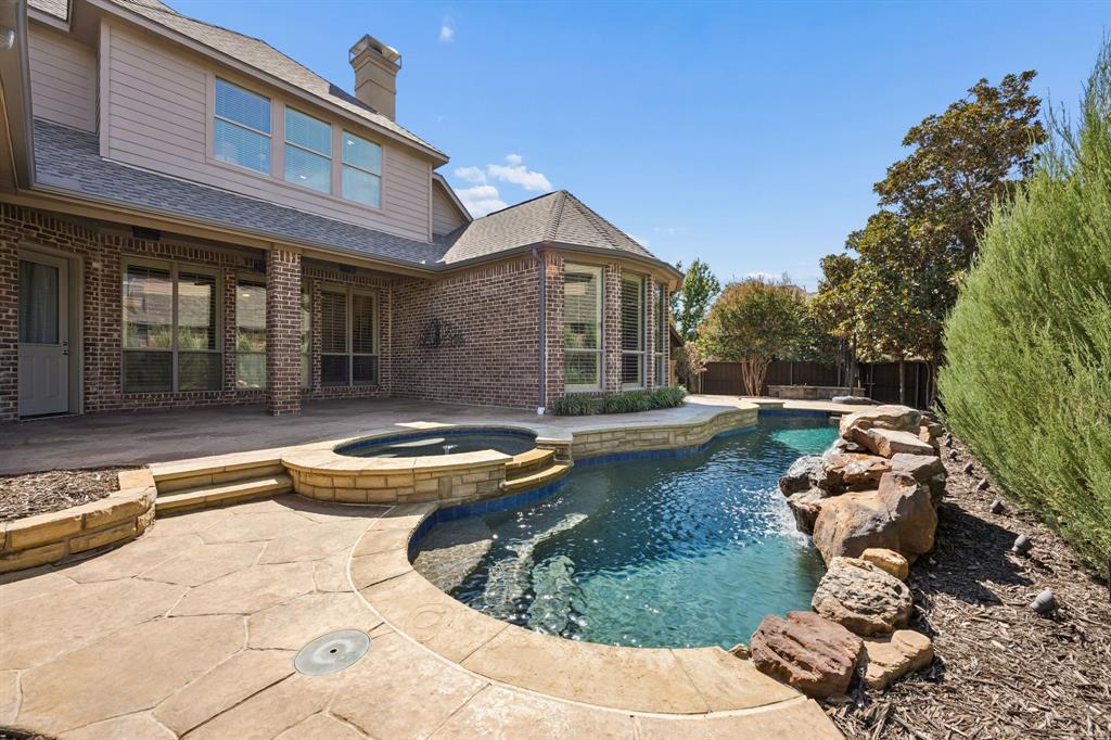 1401 Luckenbach Drive