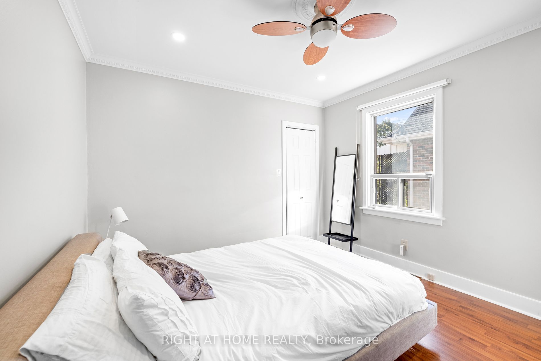 46 N East 36th St