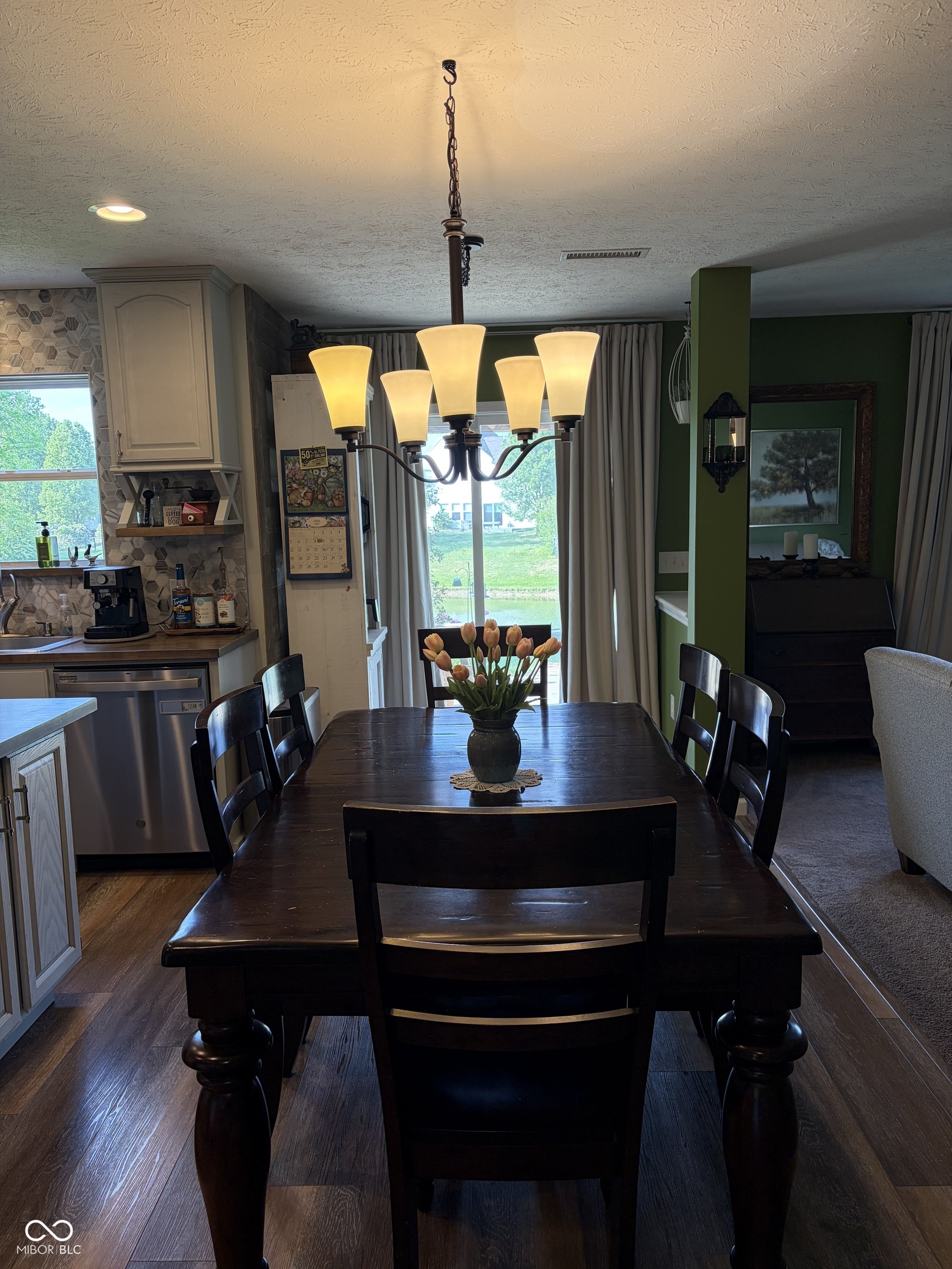 5752 Columbia Circle S