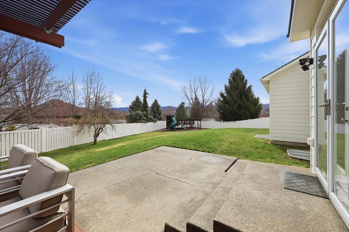 17405 E Morningside Ln