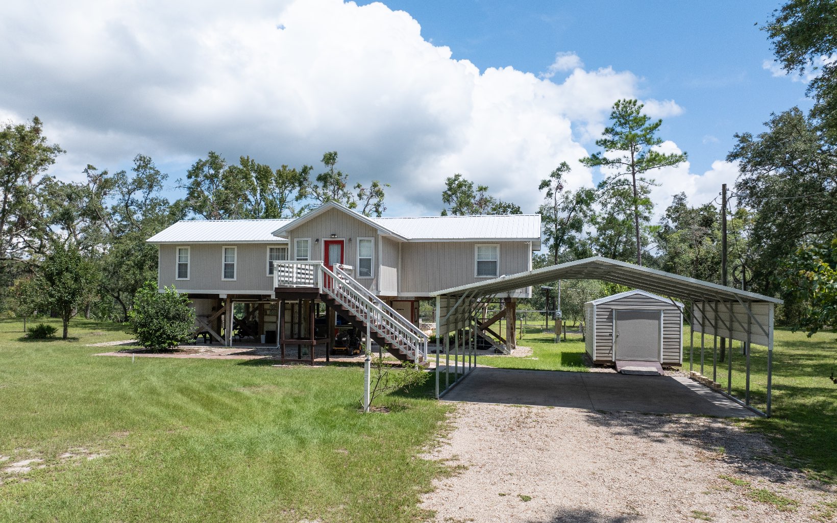 939 NW Banta Acres Rd