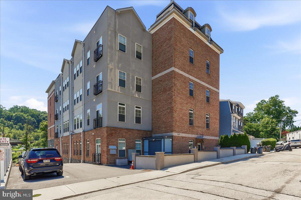 537 Apple Street 101