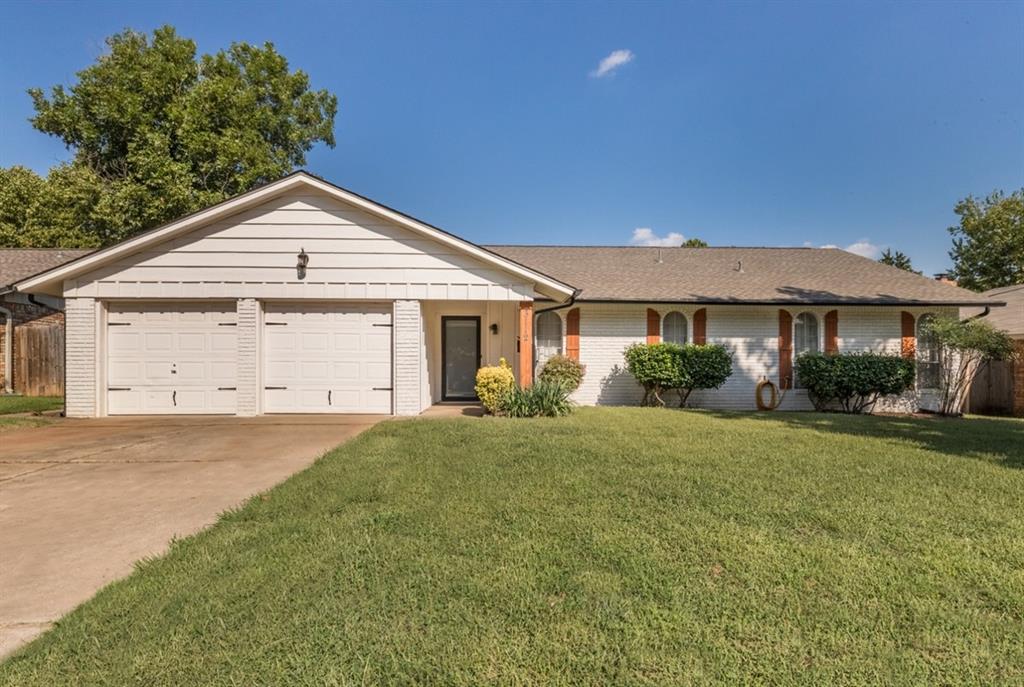 Fantastic home for rent on quiet street in SE Edmond, located in the Edmond Memorial school district! Large living area with laminate wood floors and vaulted ceiling. Large master with en suite. Close to Edmond shopping, schools, walking trails and dog park! All appliances included! Must see!