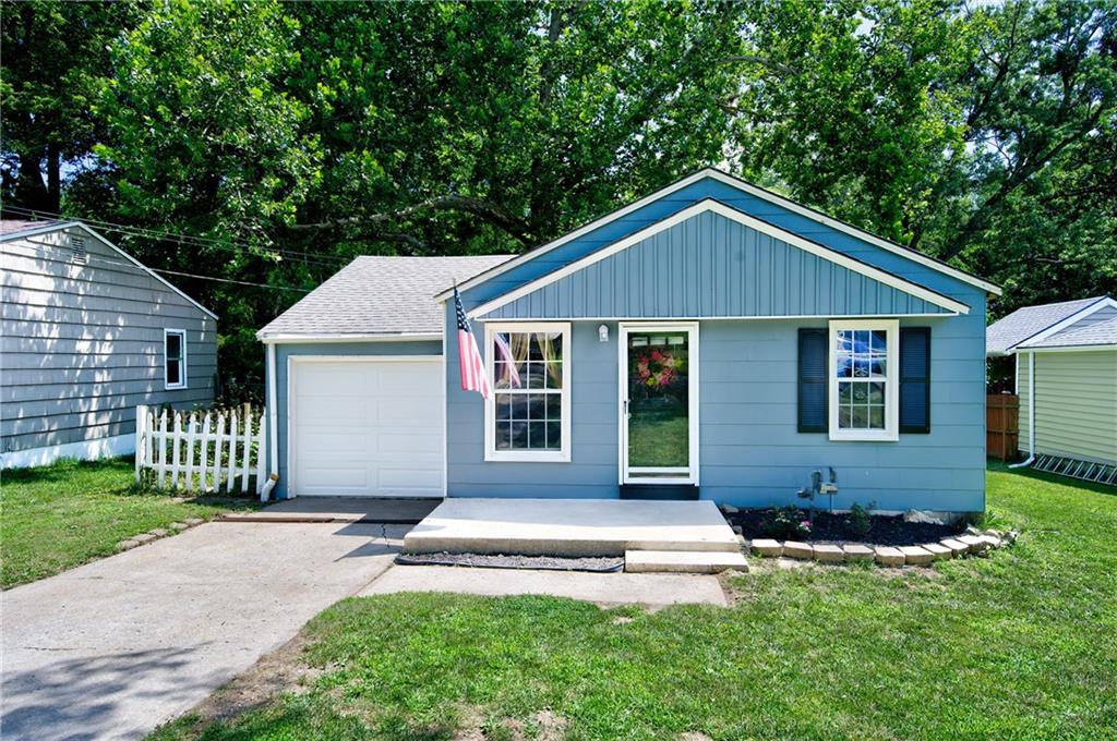 5519 NW Meadowvale Drive