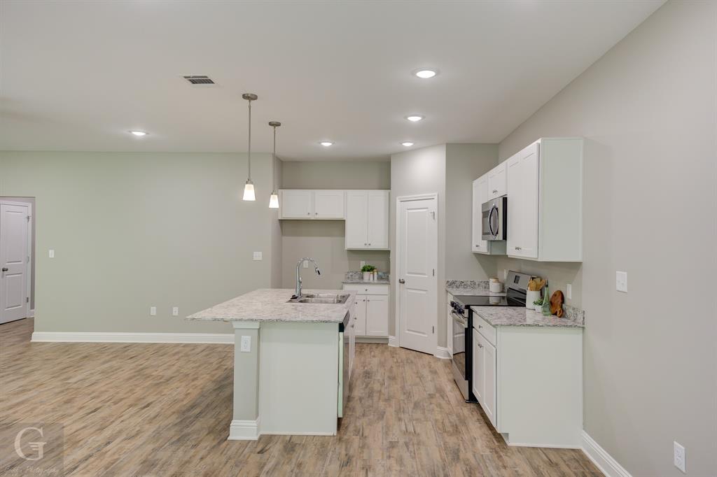 1221 Bayou Bay Court