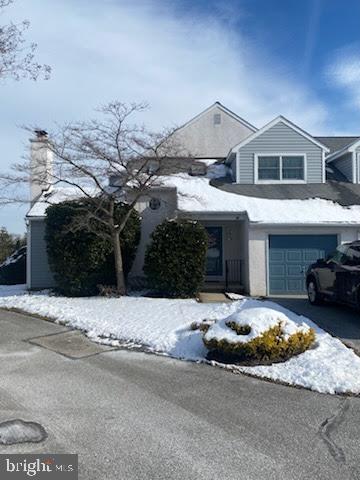 End Unit in Hunters Run Community of Newtown Square. Main level with tile and hardwood floors with tons of natural light. Living Room with fireplace, Formal Dining Room with sliders to deck, Eat in Kitchen with breakfast area with access to deck.  Den with fireplace.  Second floor has loft area with skylights. 3 Bedrooms, 2 full bathrooms and laundry. Lower level features walk out to back patio. Attached  garage with driveway. Call to Show ...Don't let this one pass you by.