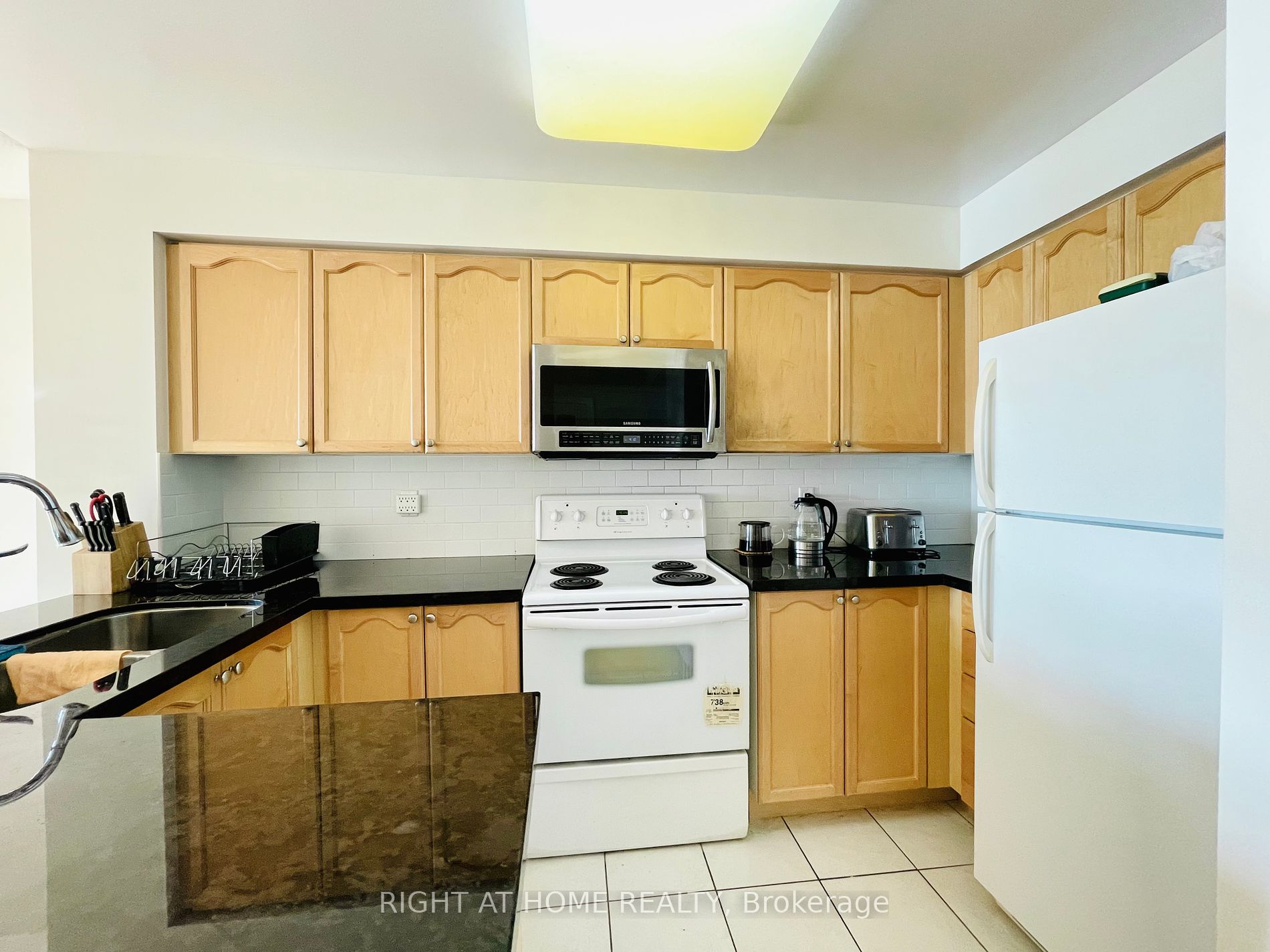 21 Hillcrest Ave 1007