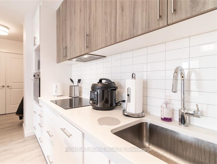 181 S King St 1208