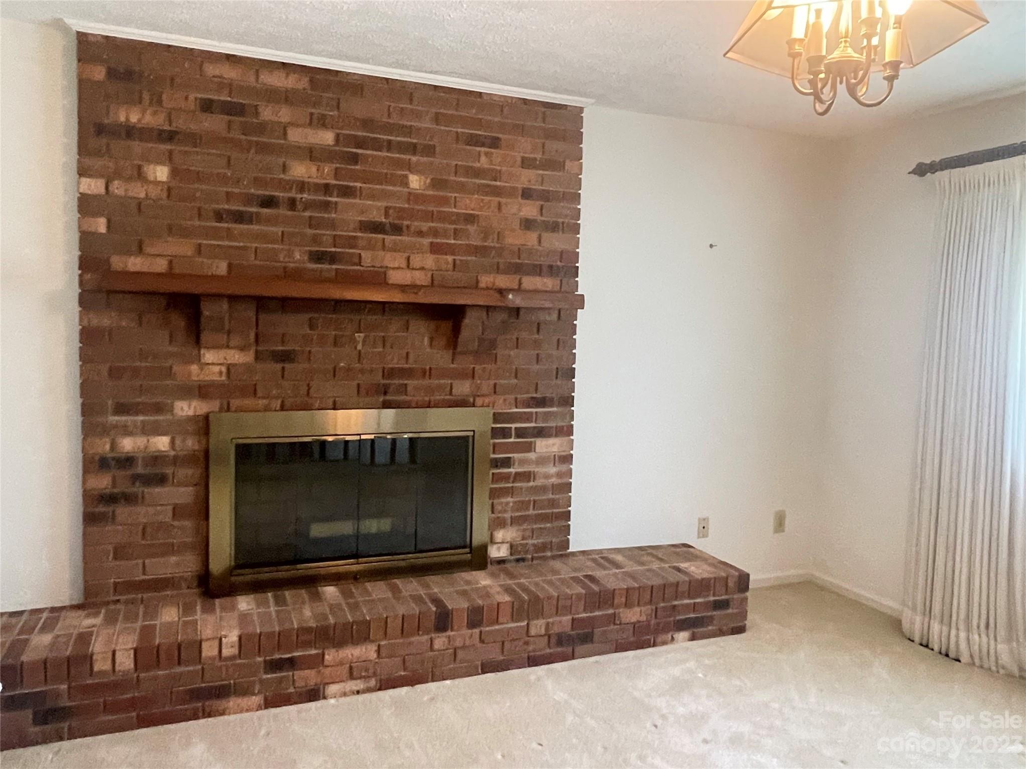 2541 Brentwood Circle