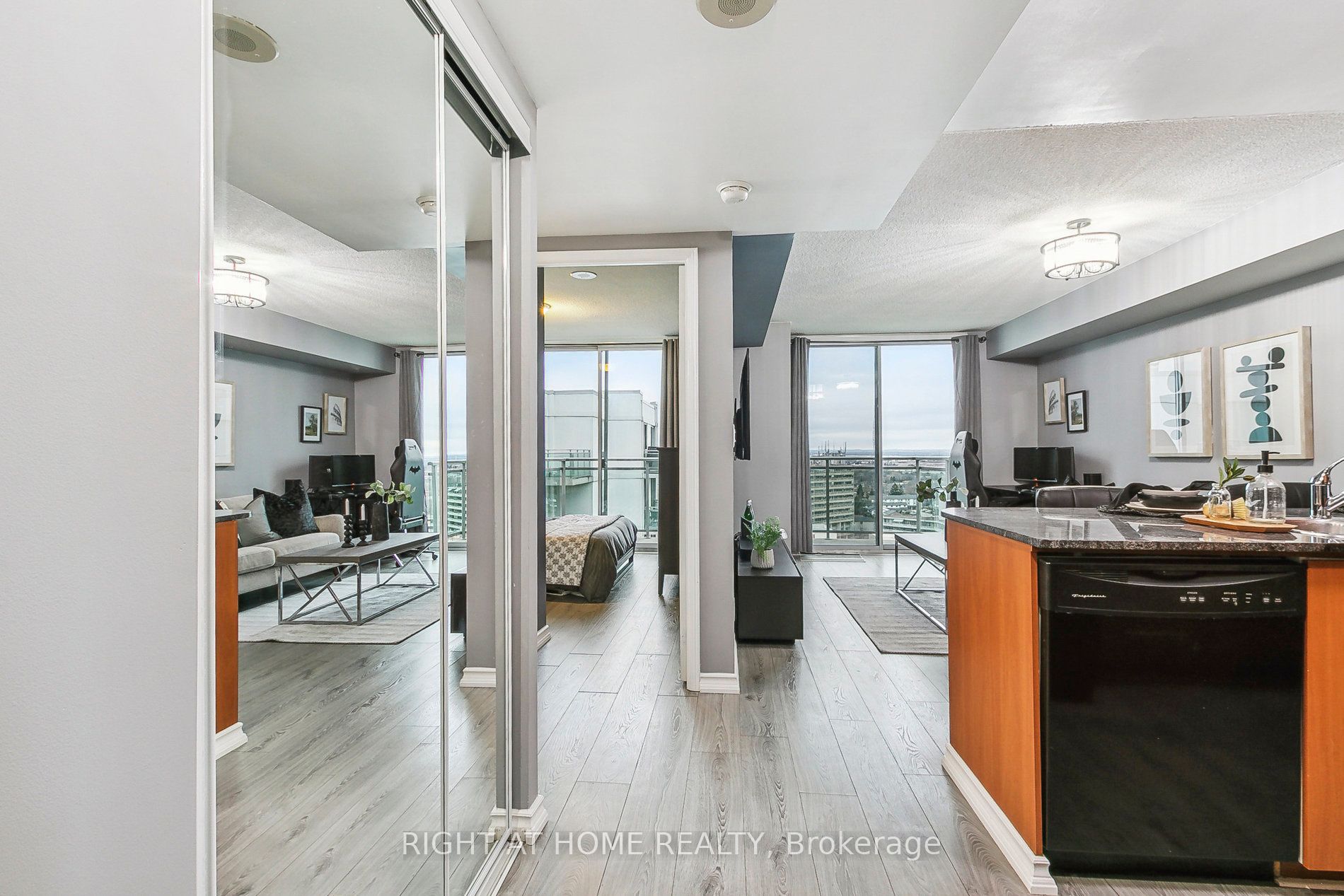 8 Rosebank Dr 17K