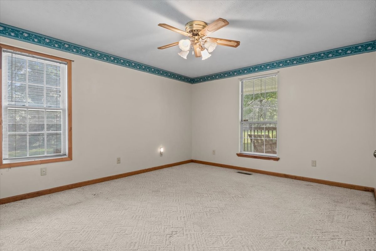 414 Valleywood Dr