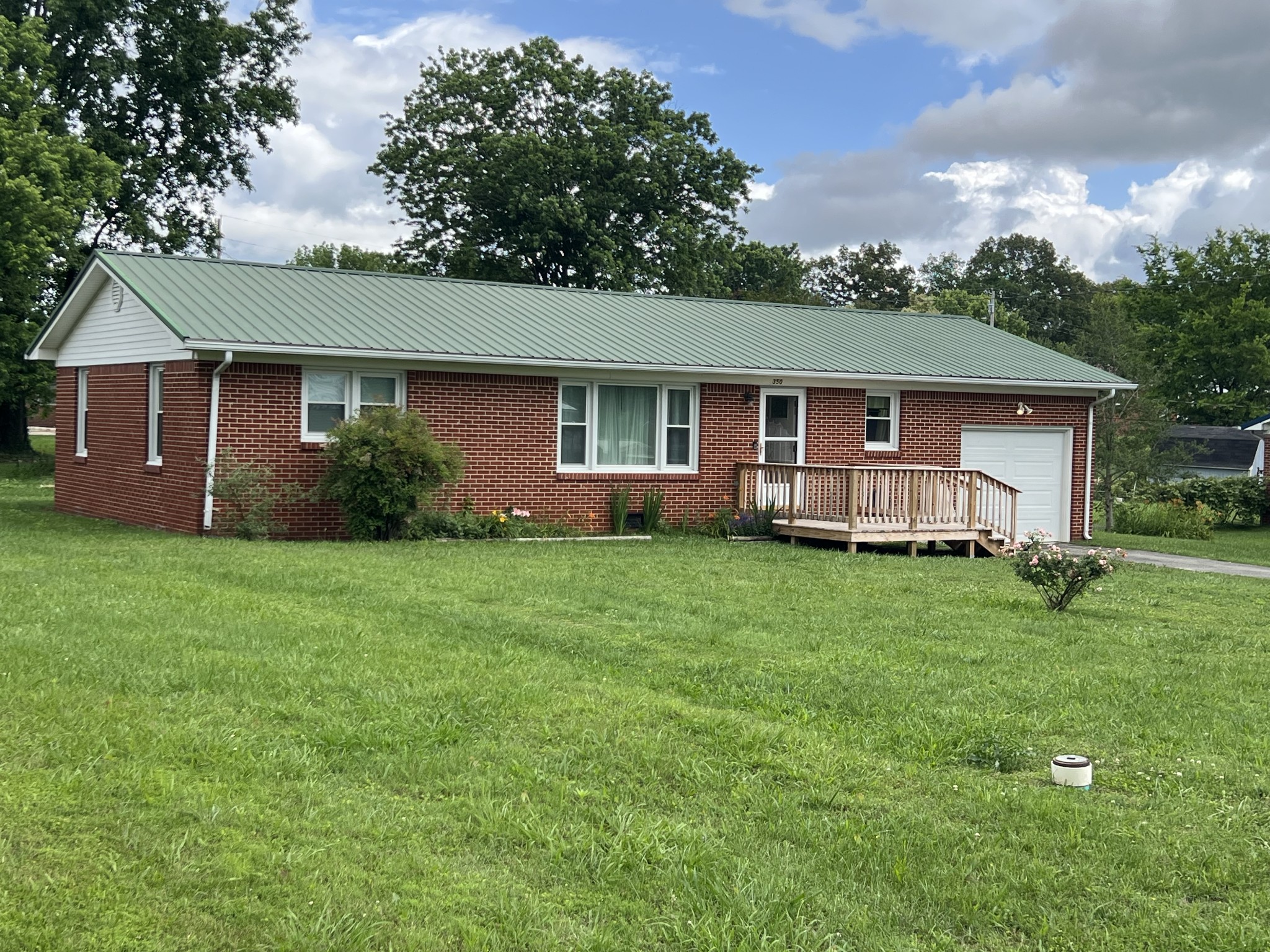 350 Lagoon Dr