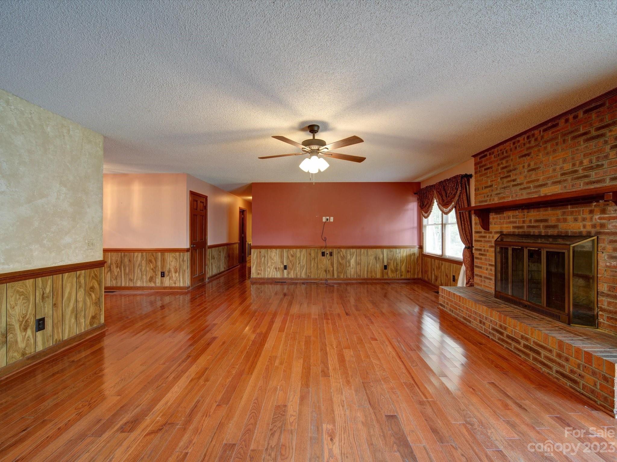 605 Heatherwood Drive
