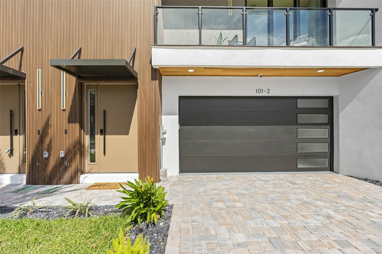 101 W Warren Avenue 2