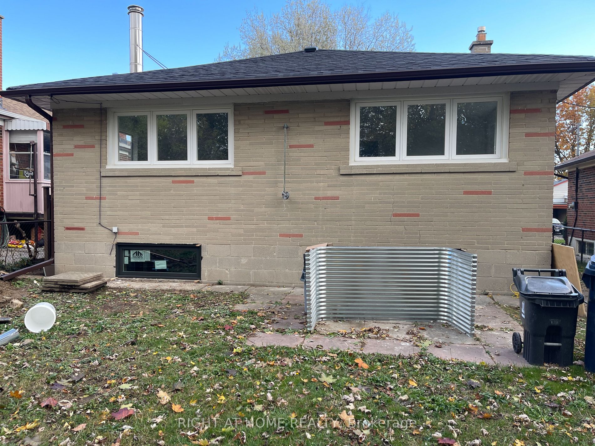 38 Kootenay Cres Main