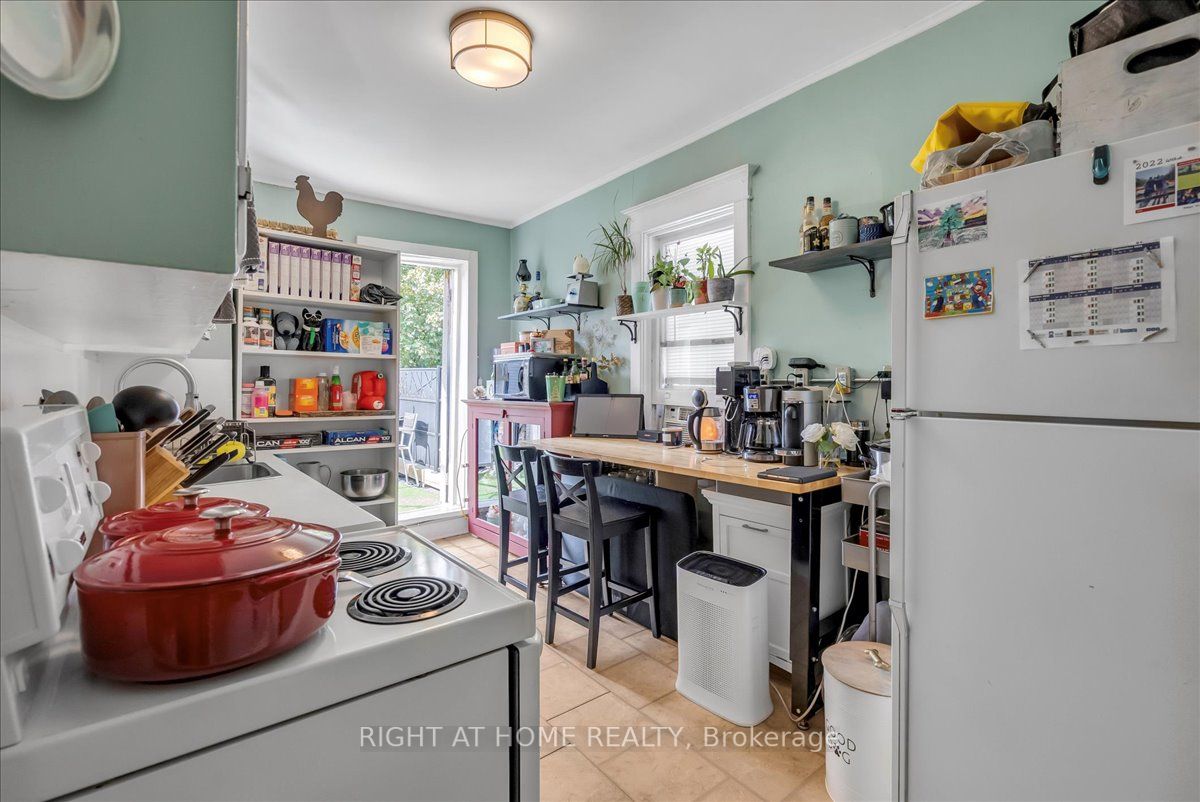 110 W Donlands Ave