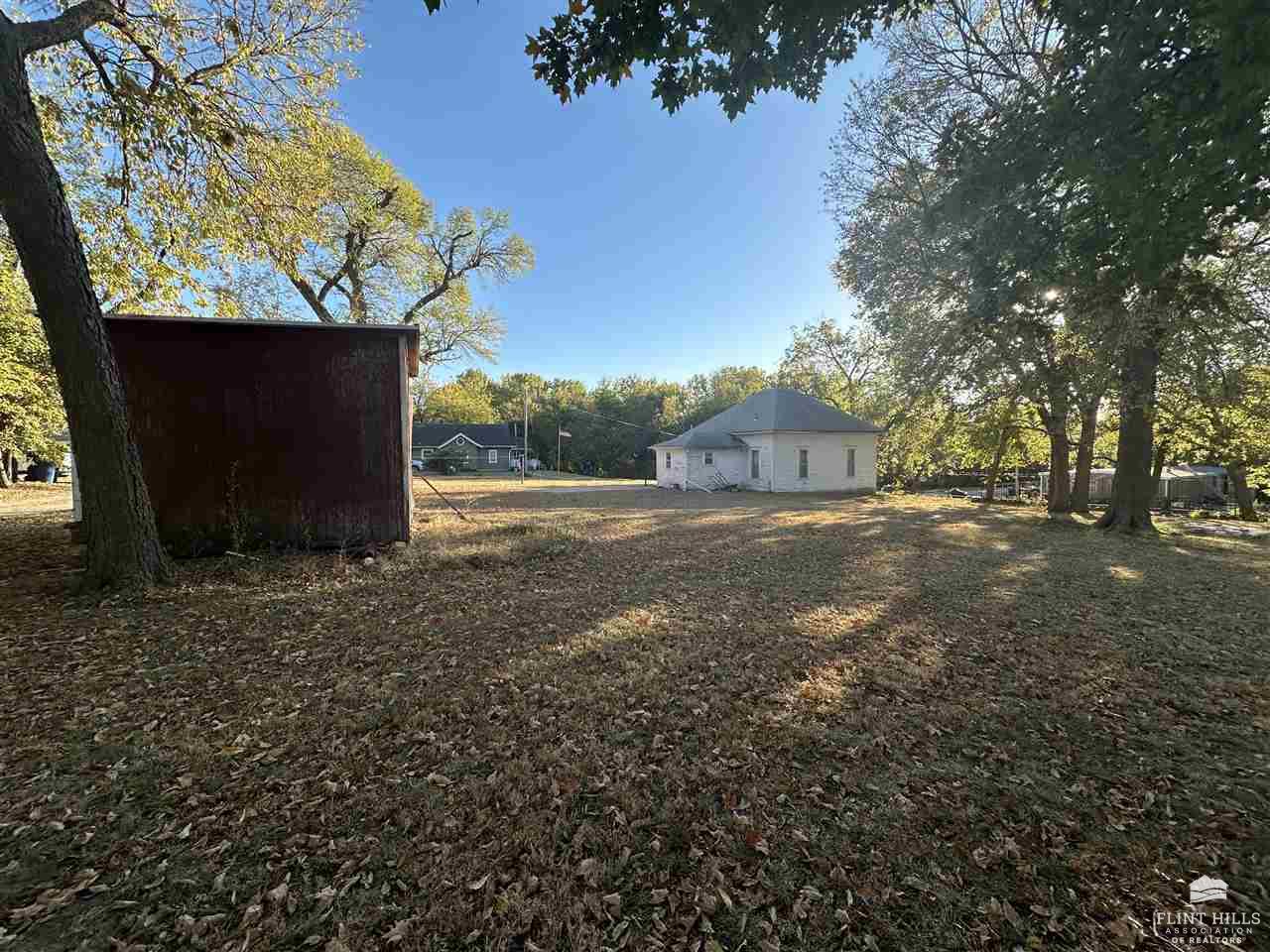 114 W Chestnut Street