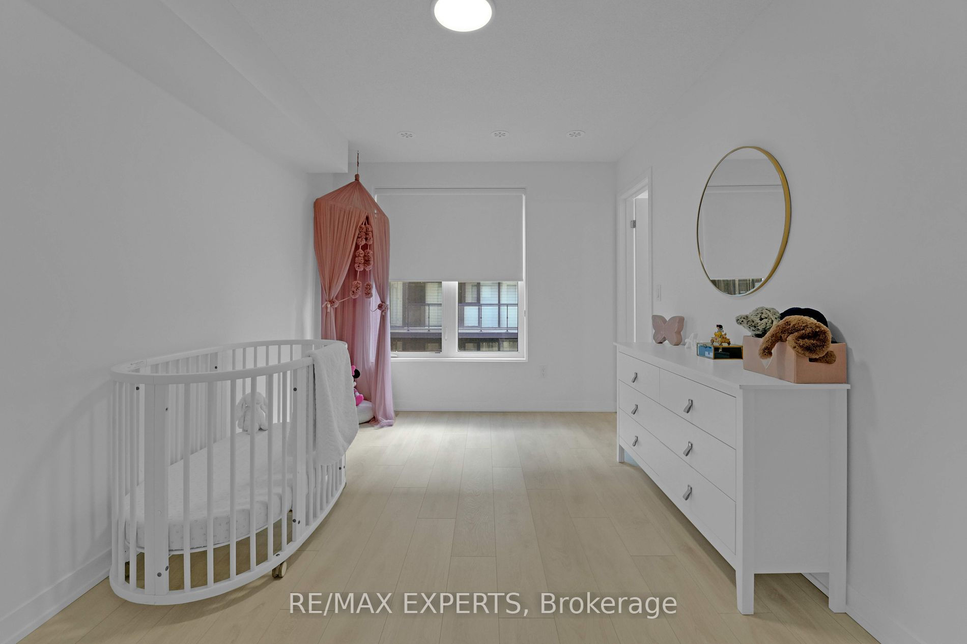 1095 Cooke Blvd 37