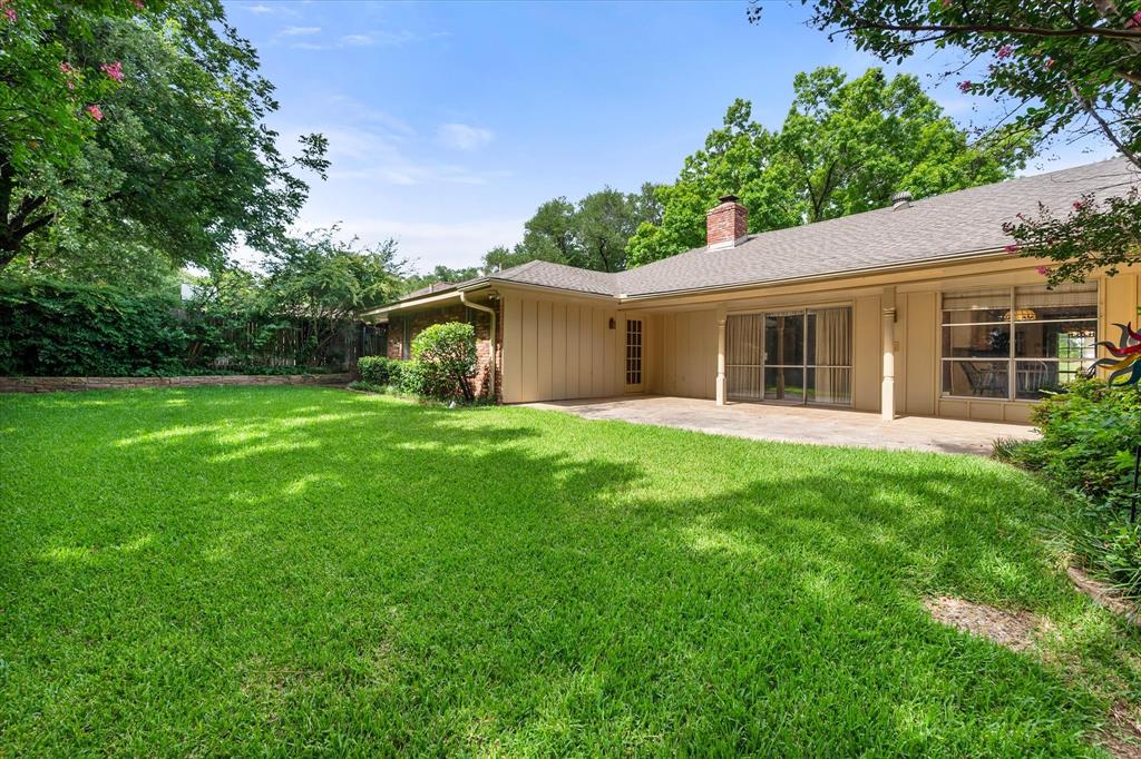 1101 Greenbriar Lane