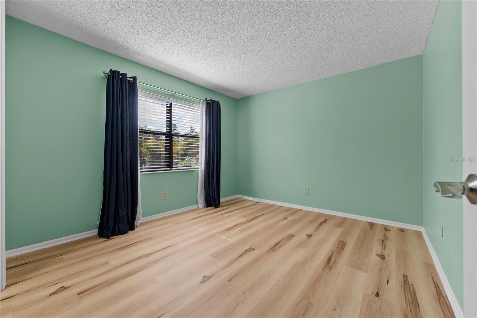 6061 Fairway Lane 1411