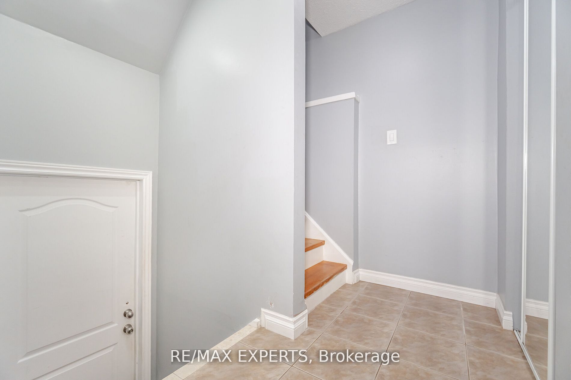 9 Grand River Crt