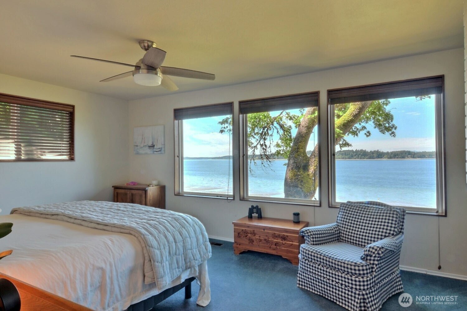 7504 Crescent Beach Road NW