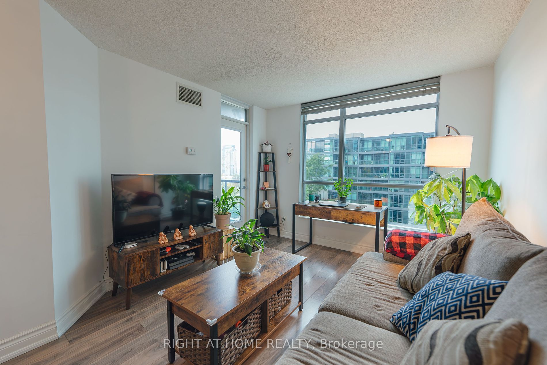 219 Fort York Blvd 1001