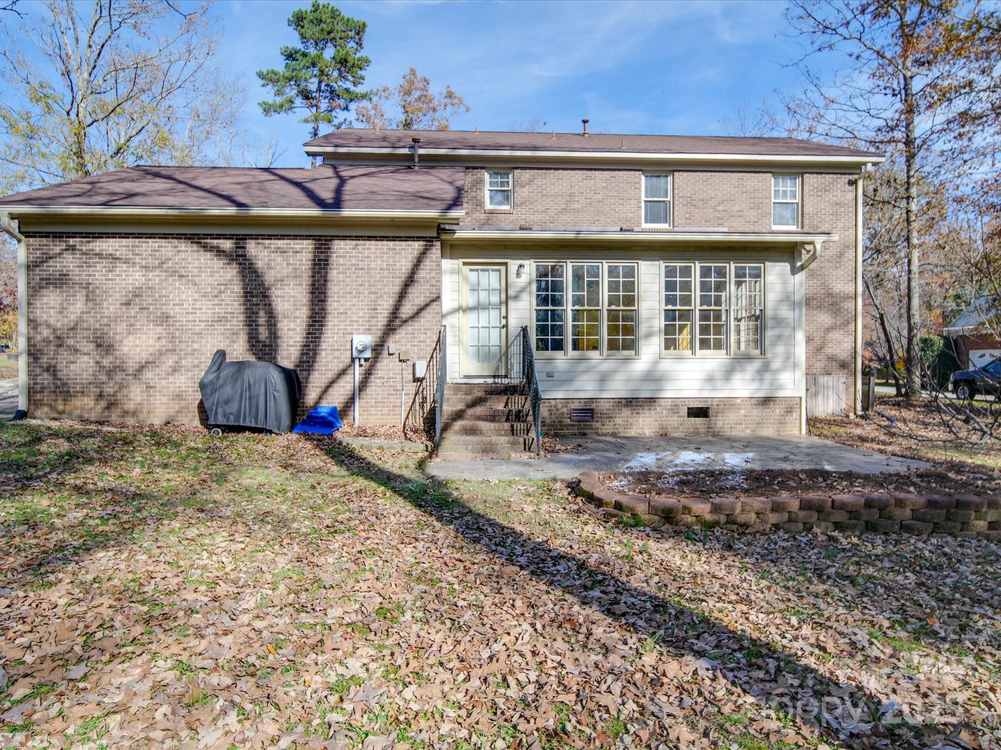 909 Woodhurst Drive