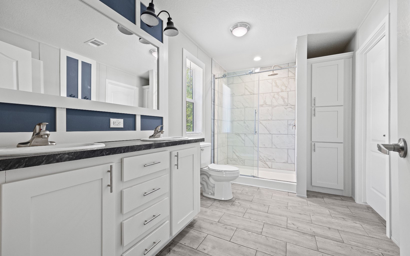 305 NW Ivy Gln