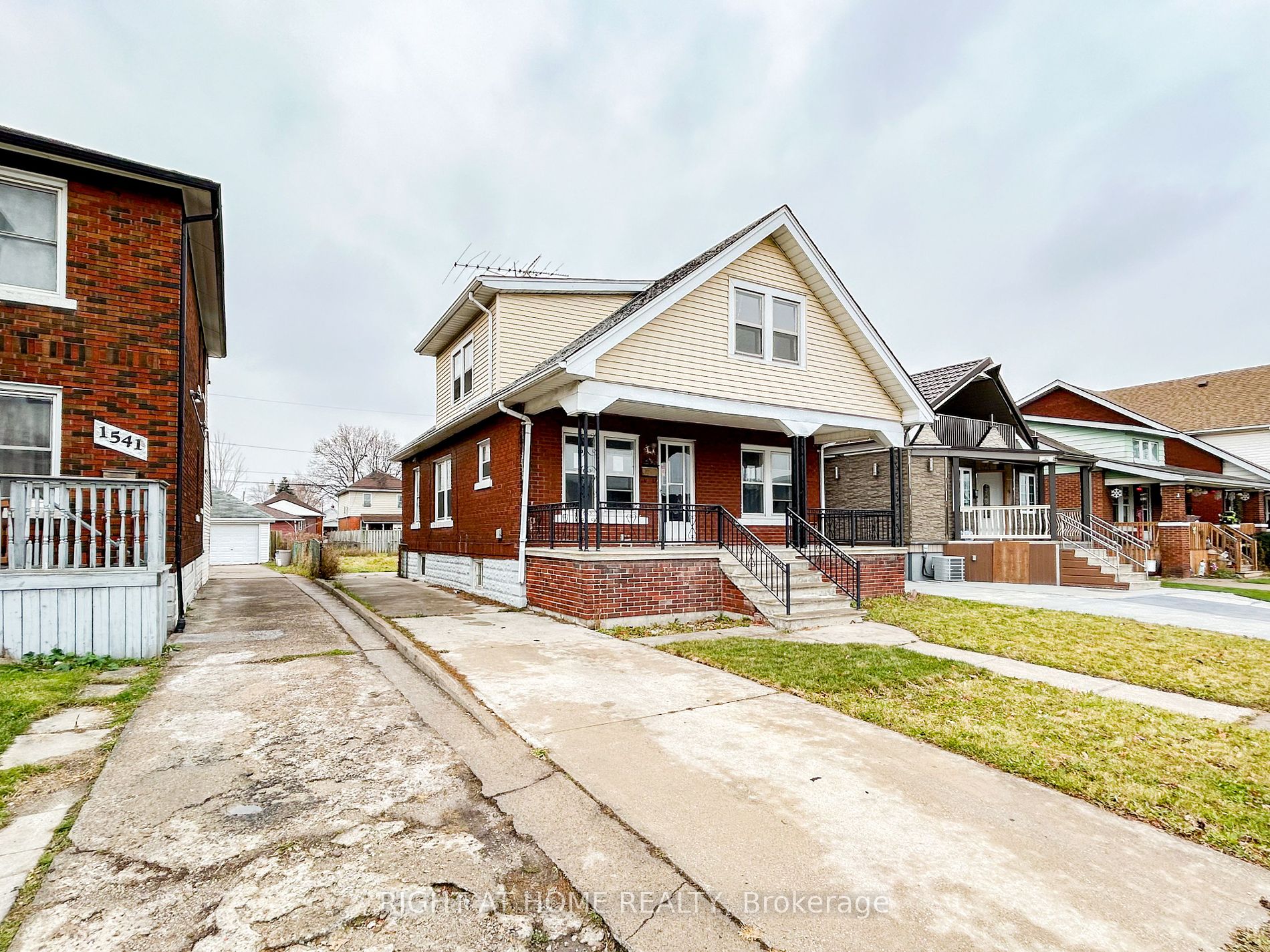 1539 Parent Ave