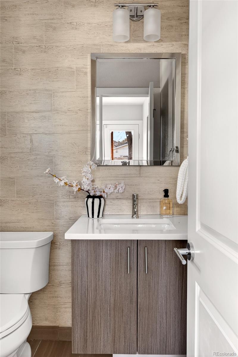 2051 S Gilpin Street