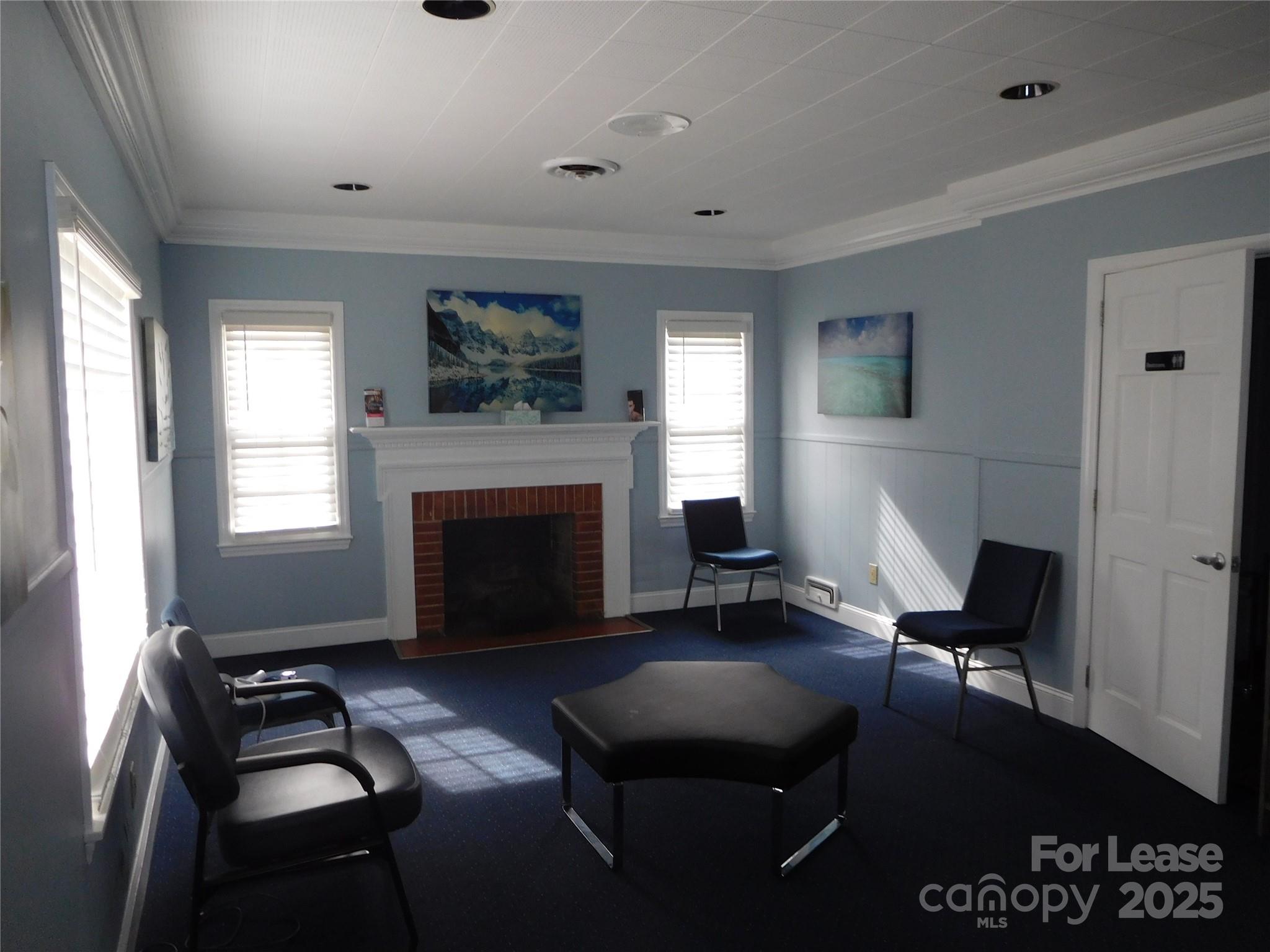 412 S Sutherland Avenue