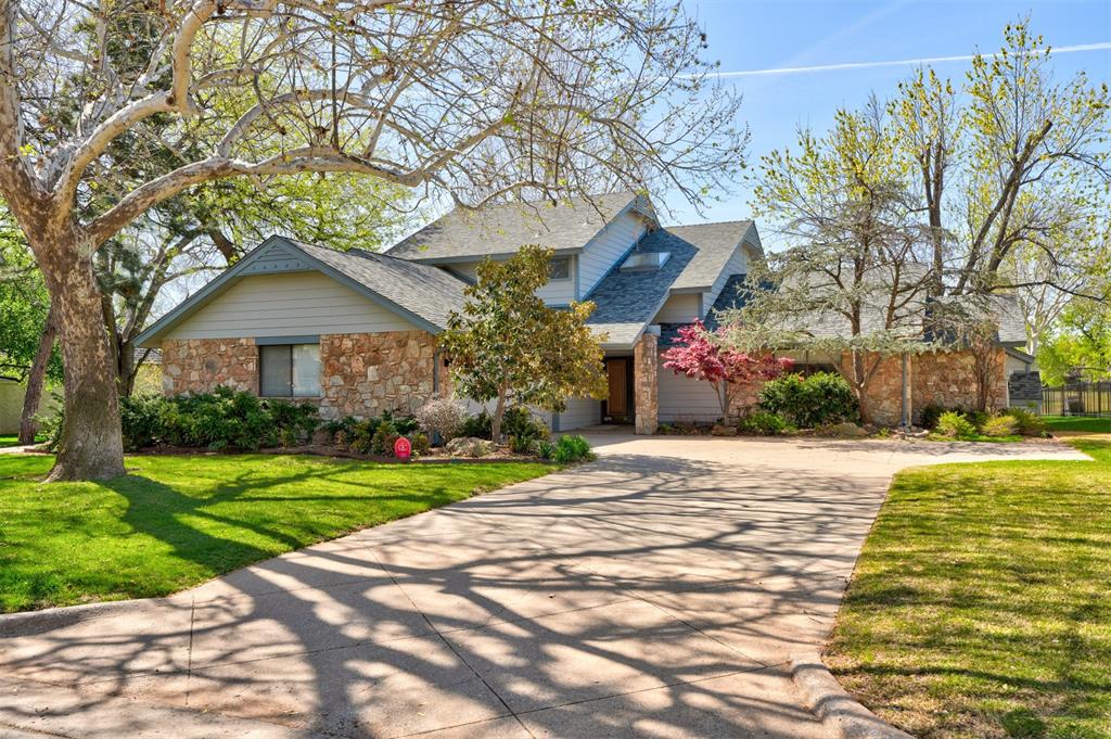 North Quail Creek on the Golf Course! This inviting 3-bedroom, 2.5-bath home sits on a large lot with stunning sunset views. The main-level primary suite features dual closets, a soaking tub, and a private office with golf course views. Enjoy a spacious living room with vaulted ceilings, fireplace, and picture windows, plus a formal dining room, true bar for hosting holidays and more. Upstairs offers two bedrooms, a full bath, and a sunset balcony with gorgeous views. A wonderful home in a sought after location— Edmond School District - schedule your showing today!