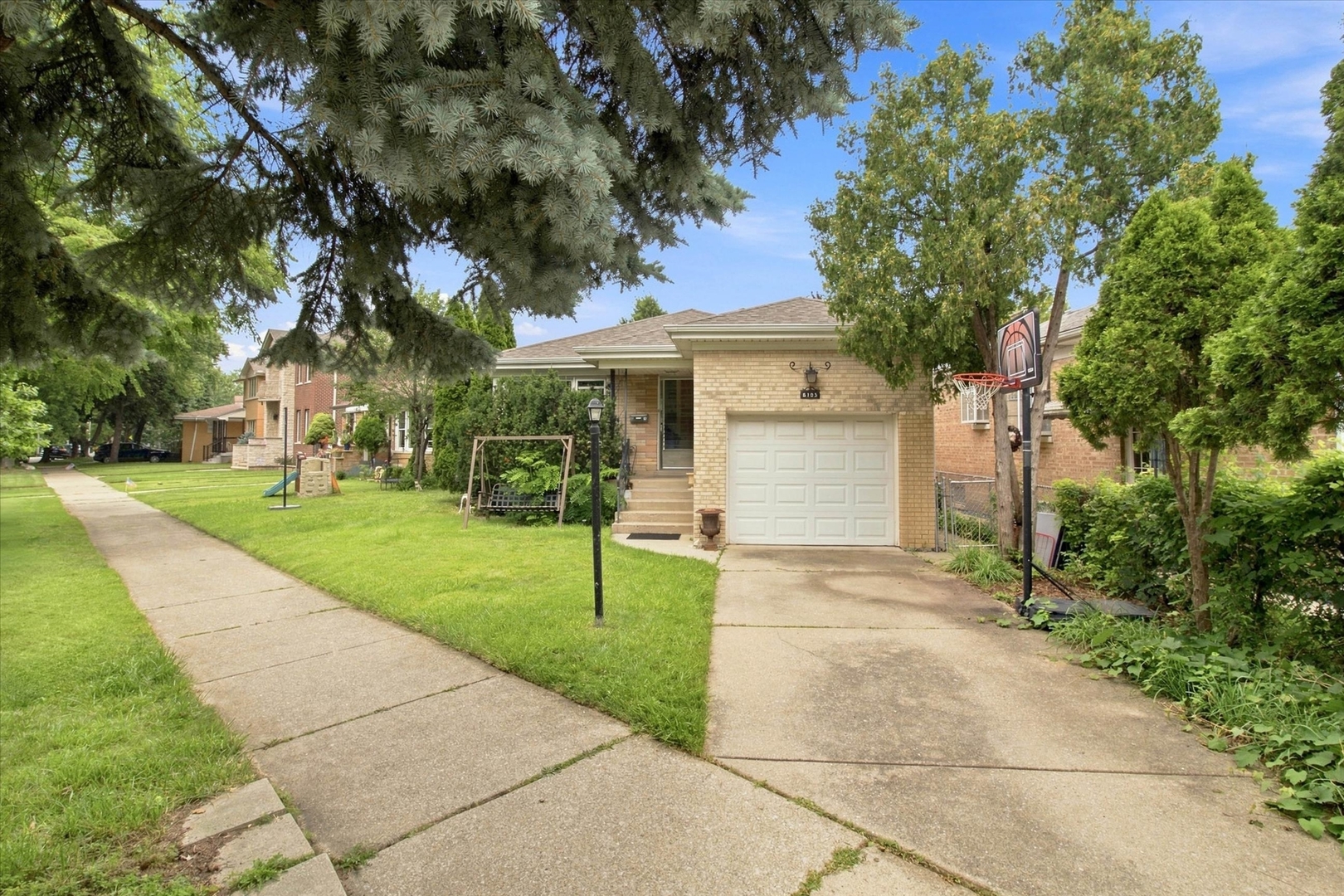 SAUGANASH PARK,CUSTOM BUILT ALL BRICK RANCH.COMPLETELY REMODELED BY INTERIOR DESIGNER IN 2015.LARGE LIVING ROOM WITH PICTURE WINDOW AND HARDWOOD FLOORS..FULL FINISHED BASEMENT WITH ONE BEDROOM AND BATH.EXCELLENT LOCATION AND EXCELLENT CONDITION A MUST SEE. LOCATED ACROSS FROM FOREST PRESERVE AND WALKING TRAIL. Property being sold in As-Is condition. Broker Interest