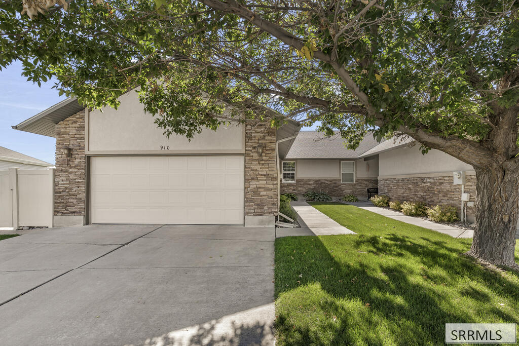 910 S Von Elm Drive