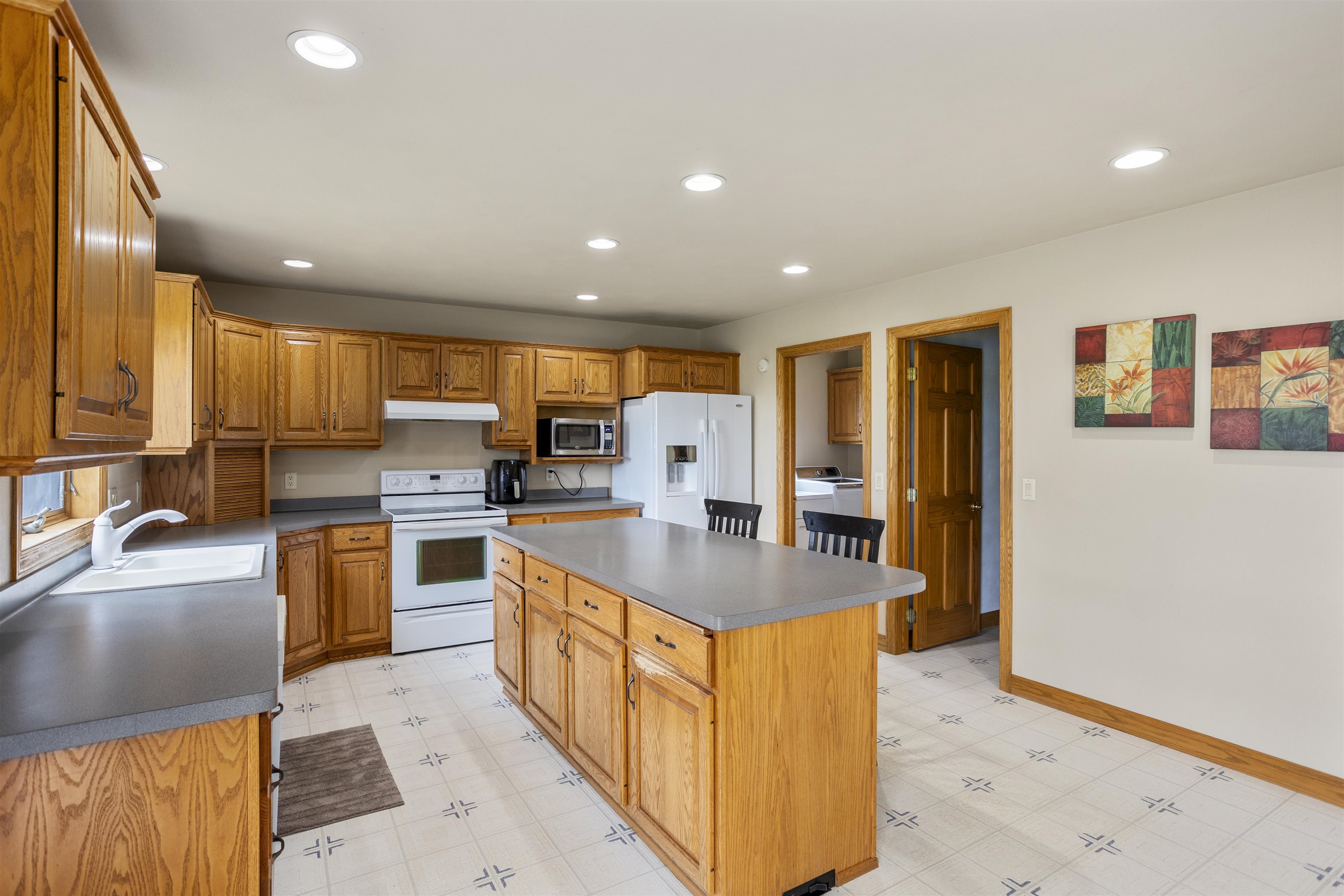 1501 E WYNDMERE Drive