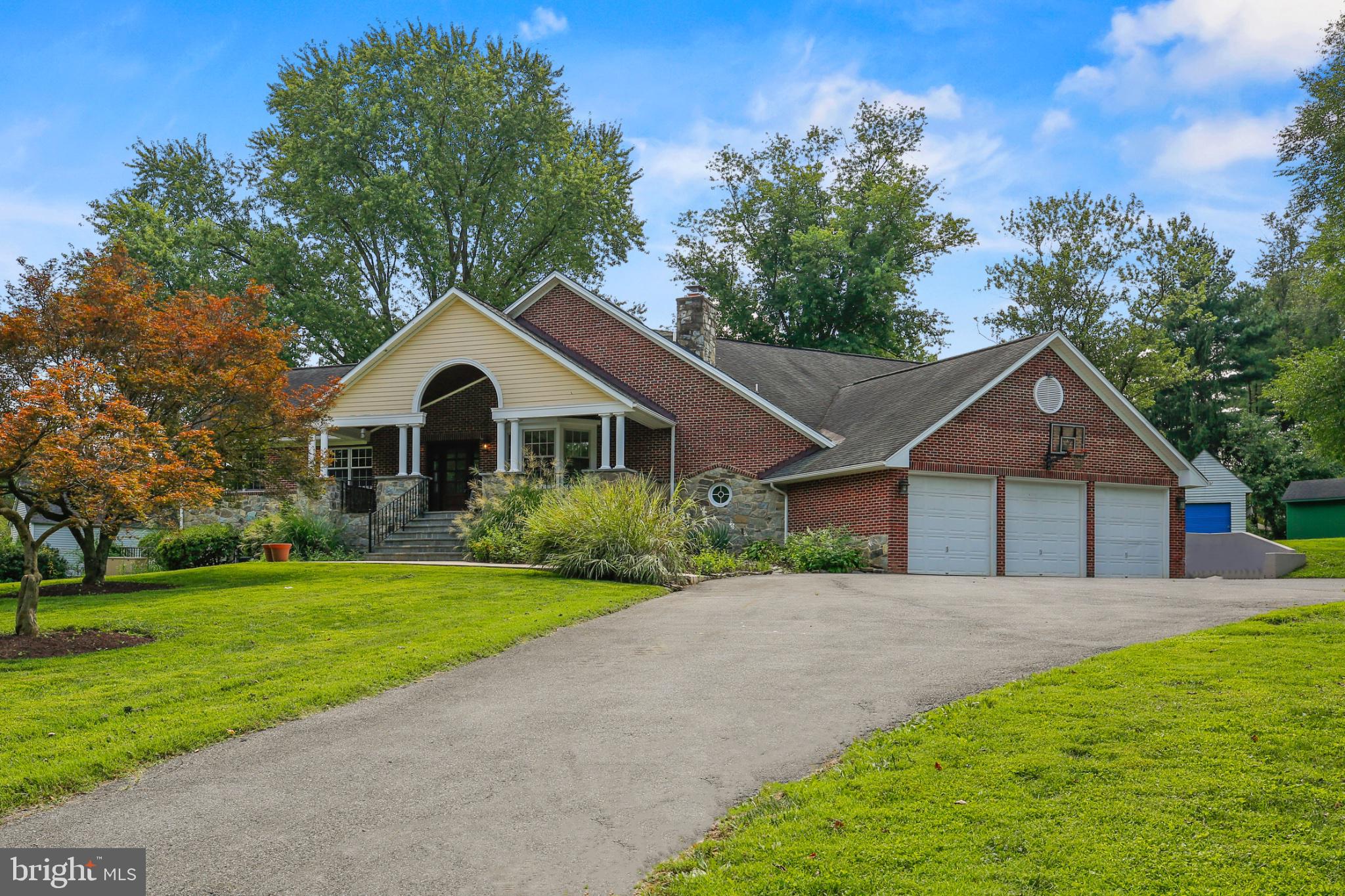 318 Duxbury Road