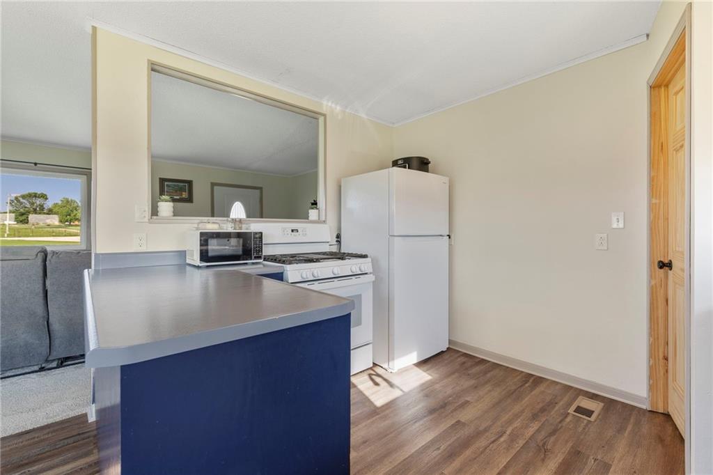 32241 NE Neosho Road