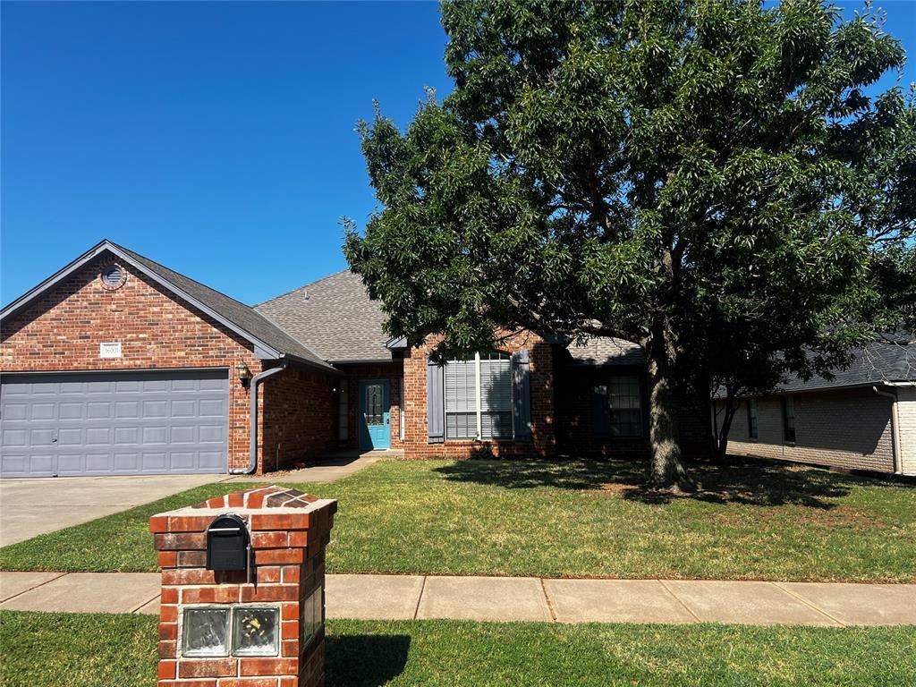 **STORM SHELTER** Spacious and updated 4bdrm, 3 full bath Edmond home w/ 3 car tandem garage and fully fenced backyard. Updated fixtures, granite counters and stainless steel appliances.  Woodgrain ceramic tile in common areas and ceiling fans in all bedrooms.  Open concept floor plan and large laundry room. Call for more info or a showing!