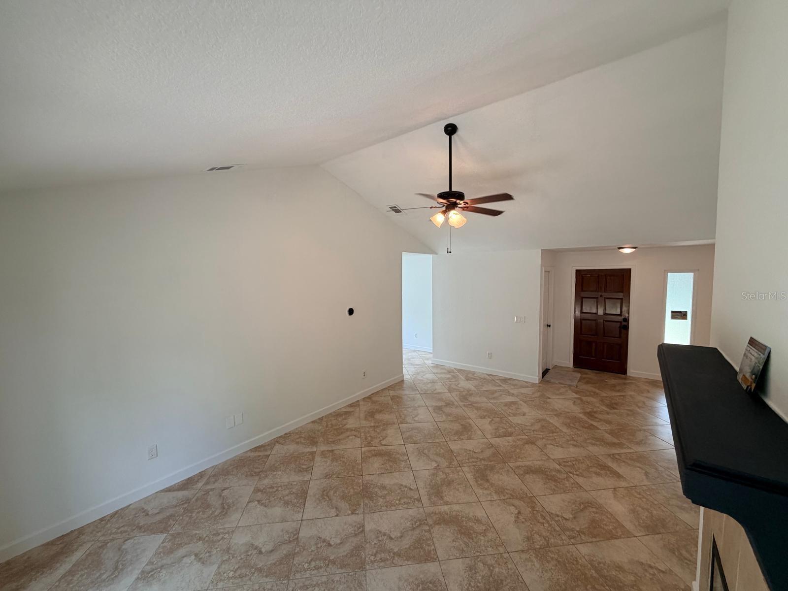 1083 Beckstrom Dr