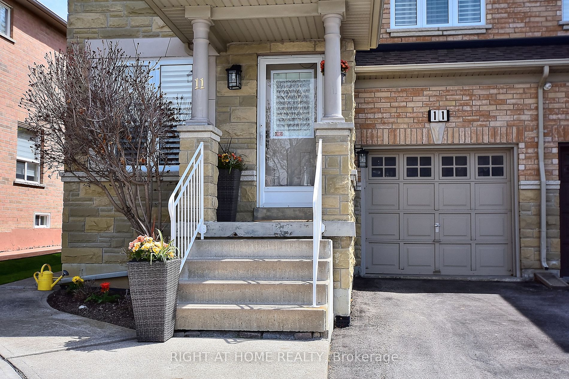 11 Giovanni Way
